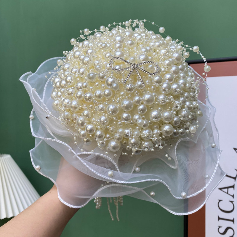 Bridal wedding bouquet pearl c - đánh giá và giá Baby Products Photoshoot